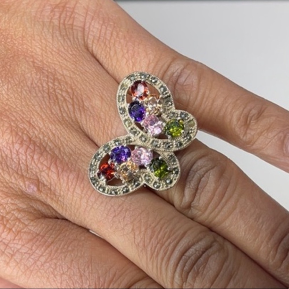 Silver ring butterfly shape. - Picture 2 of 5